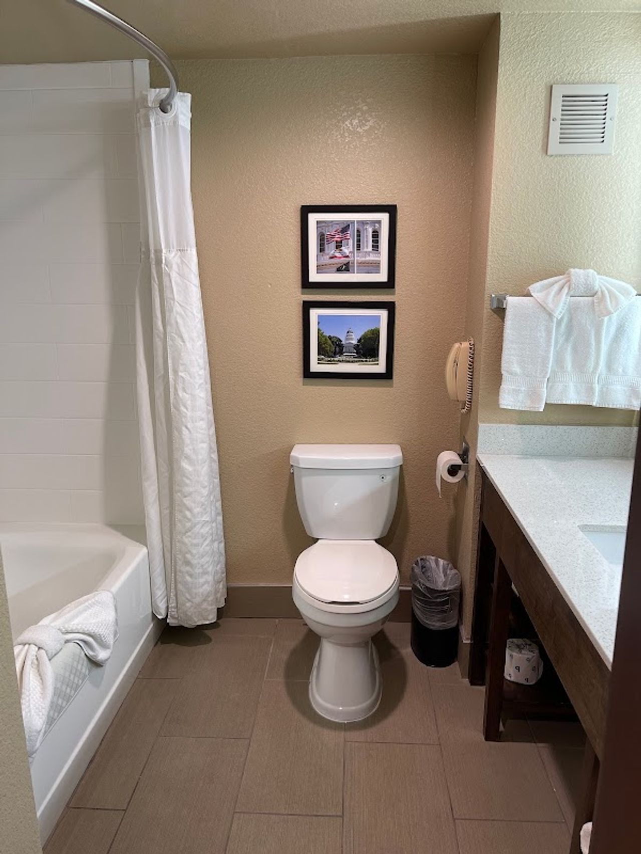 Photo of Comfort Suites Downtown Sacramento