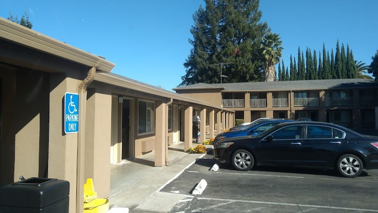 Photo of Sterling Inn