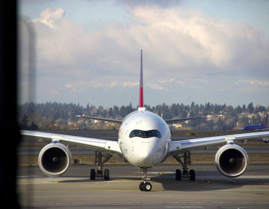 Passenger plane on Seattle-Tacoma International Airport, SeaTac, Washington, USA