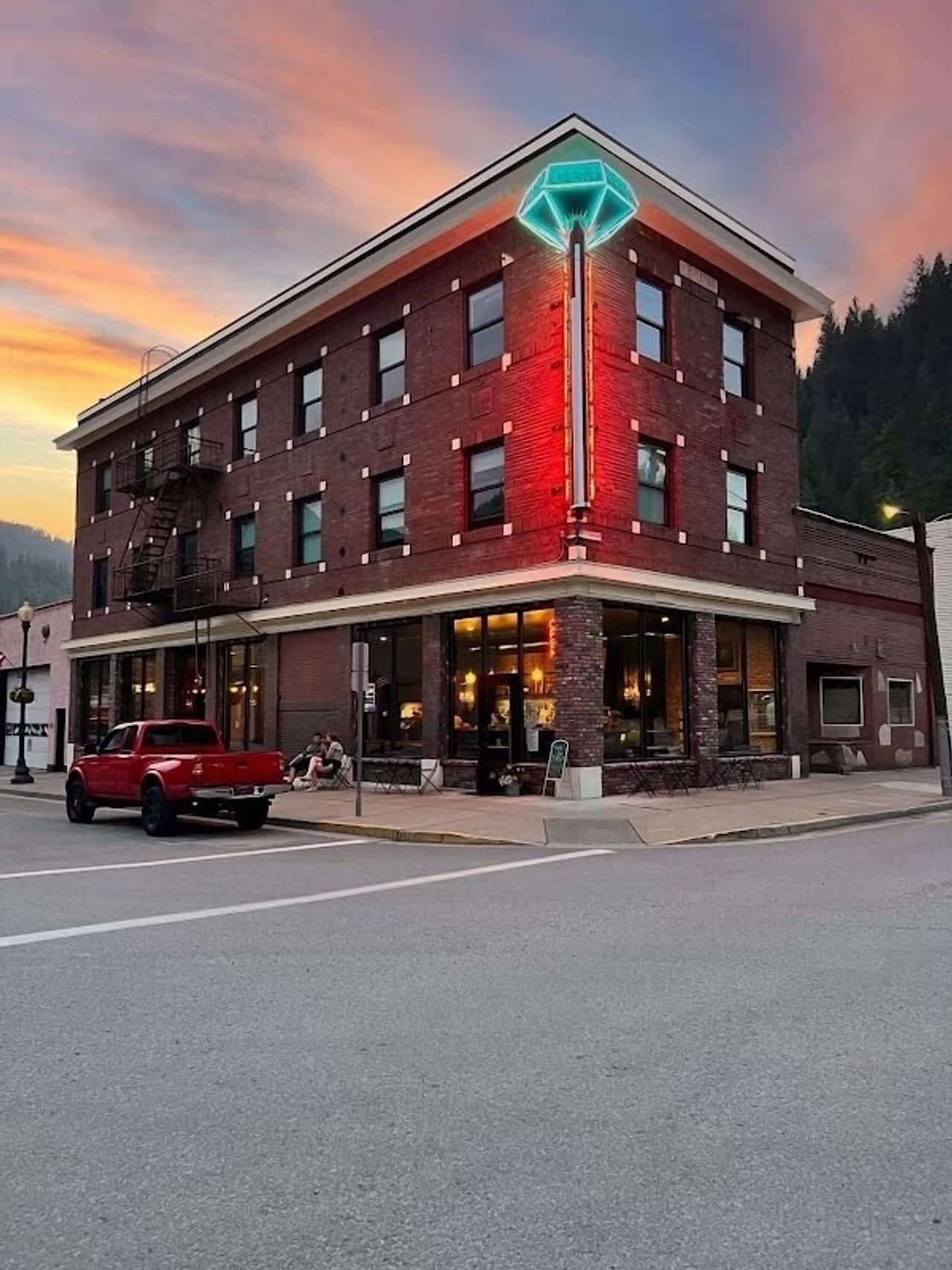 Photo of Linden Lofts Hotel