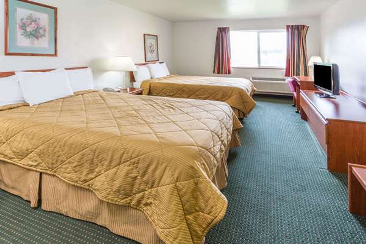 Photo of Travelodge Suites by Wyndham Newberg