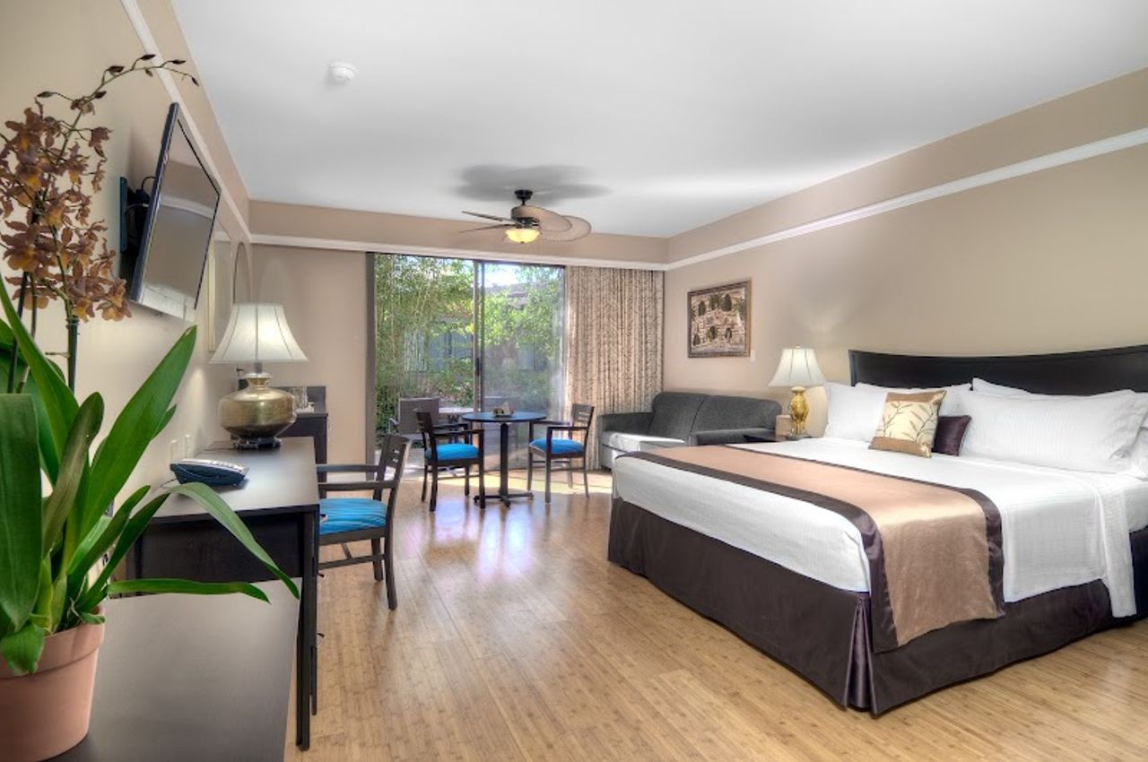 Photo of Dinah's Garden Hotel