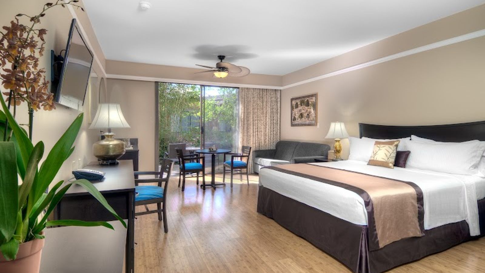 Photo of Dinah's Garden Hotel