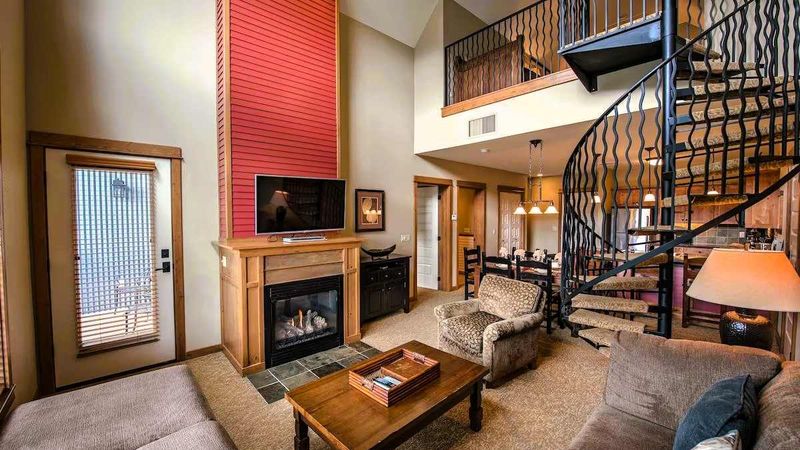 Silver Mountain Resort - 2 Bedroom Suite, Living area