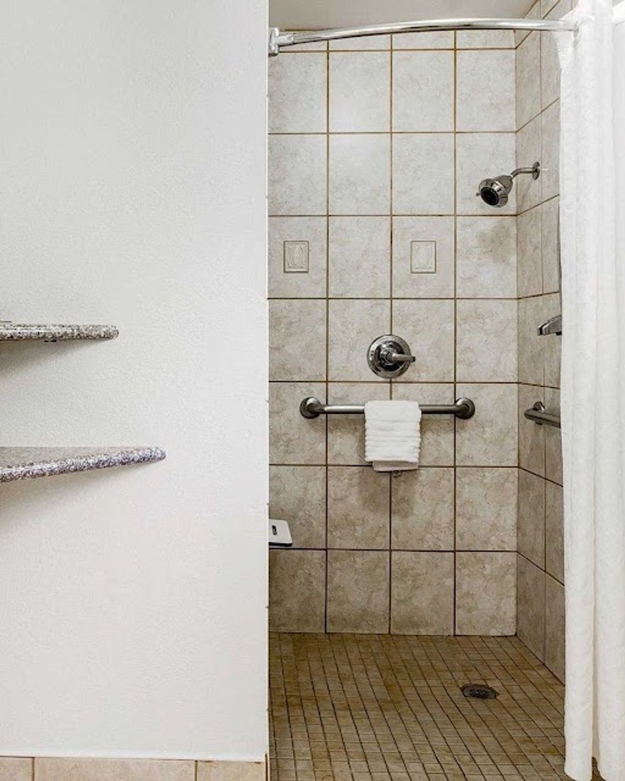 Photo of The Inn at 1252 Monterey - Bathroom