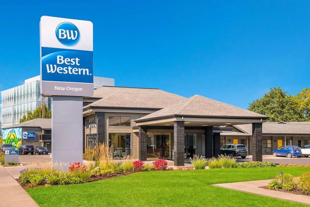 Best Western New Oregon - Property Entrance