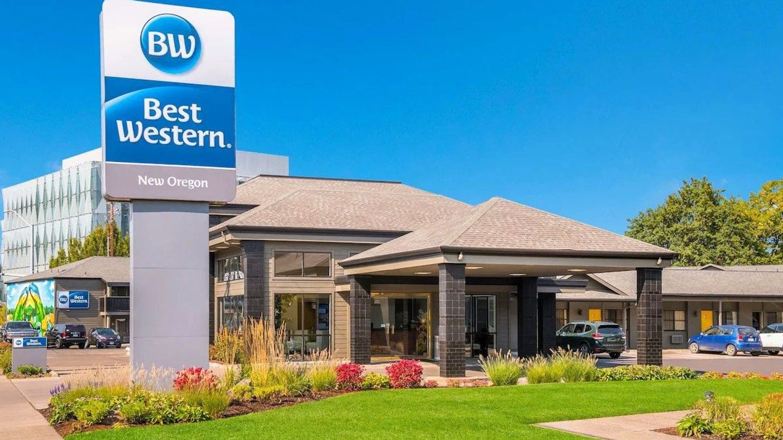Best Western New Oregon - Property Entrance