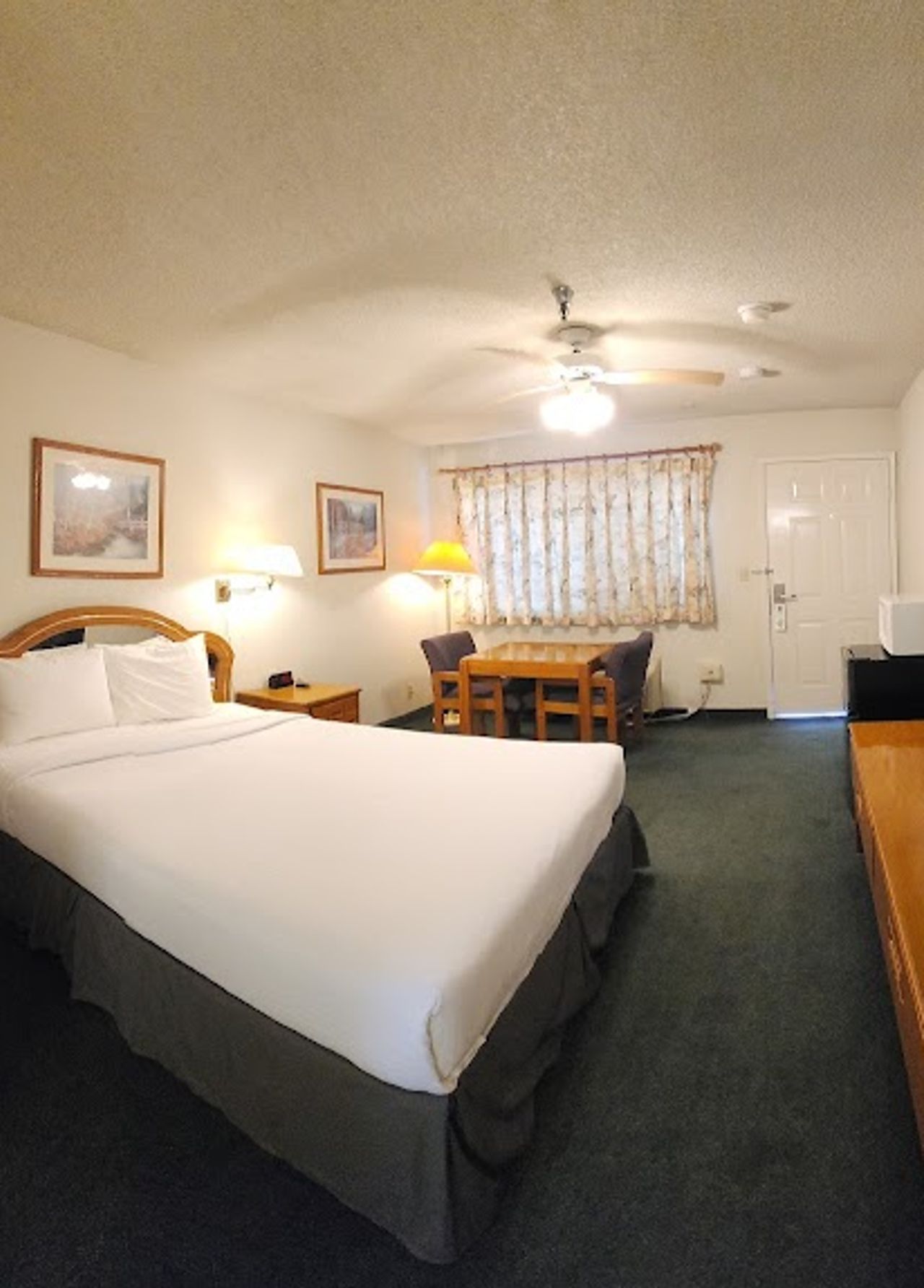 Photo of Formosa Inn
