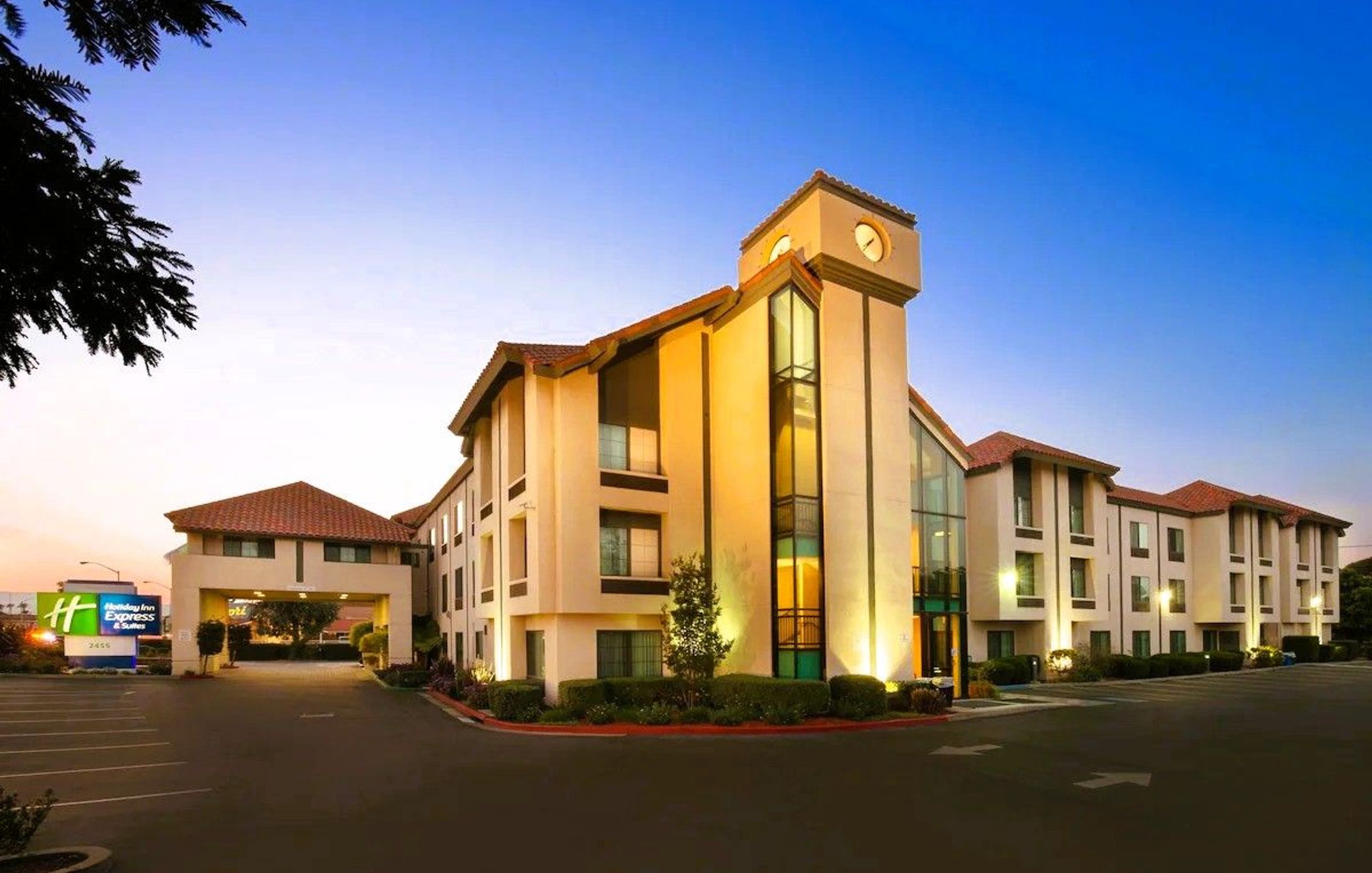 Holiday Inn Express & Suites Santa Clara - Silicon Valley, an IHG Hotel