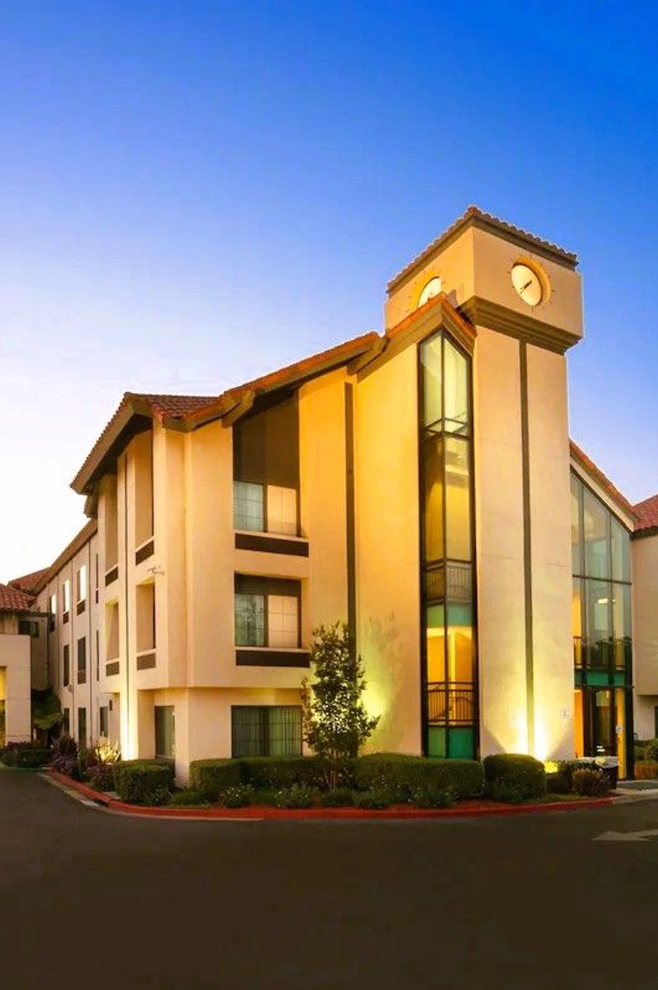 Holiday Inn Express & Suites Santa Clara - Silicon Valley, an IHG Hotel
