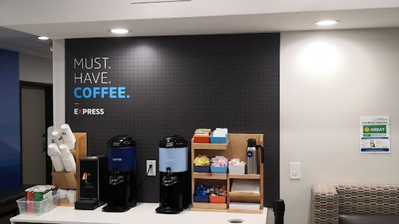 Photo of Holiday Inn Express & Suites