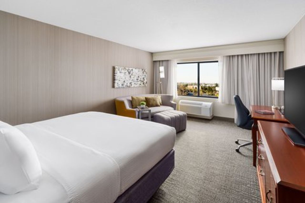 Photo of Courtyard Roseville Galleria Mall/Creekside Ridge Drive