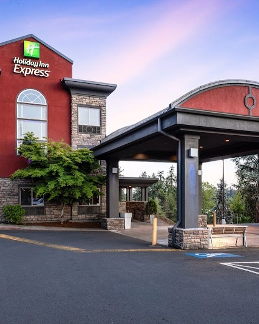 Holiday Inn Express Portland South - Lake Oswego, an IHG Hotel