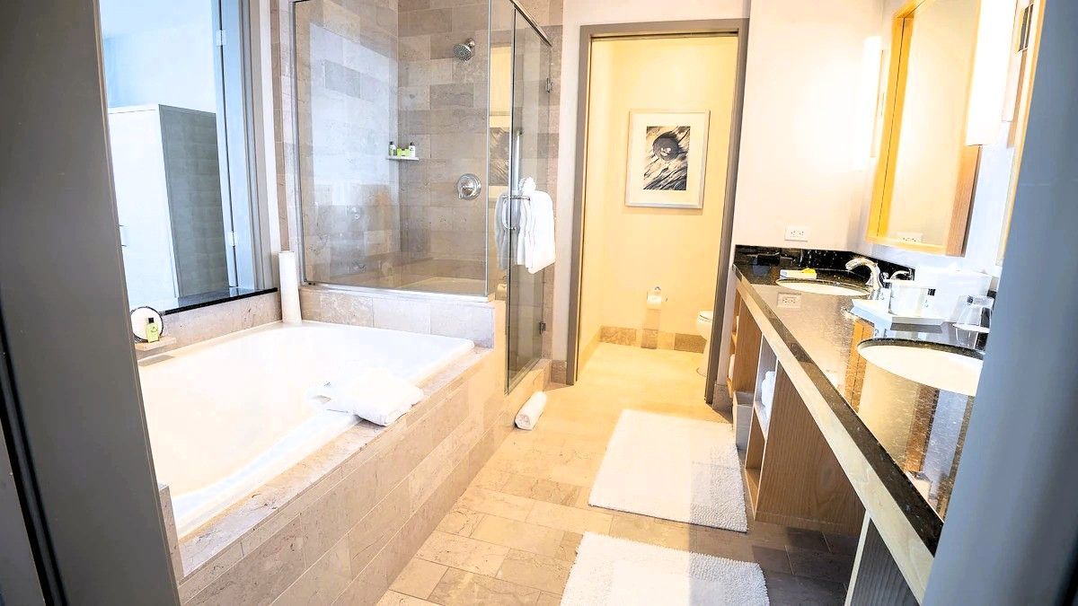 Photo of InterContinental the Clement Monterey by IHG - Bathroom with soaking tub
