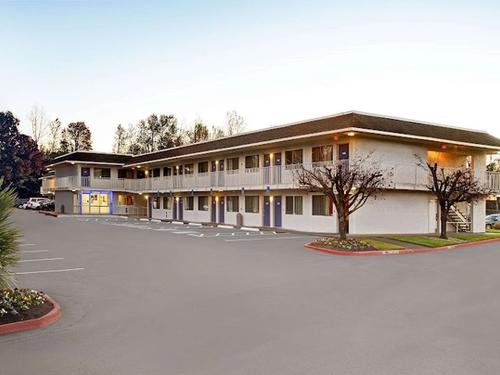 Motel 6 Troutdale, OR - Portland East