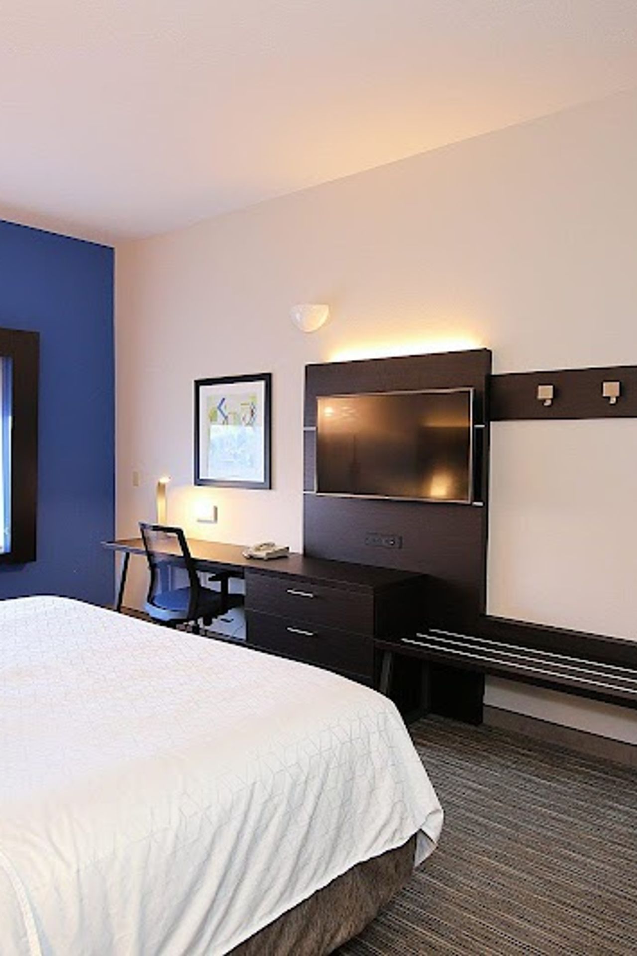 Photo of Holiday Inn Express & Suites Ashland, an IHG Hotel