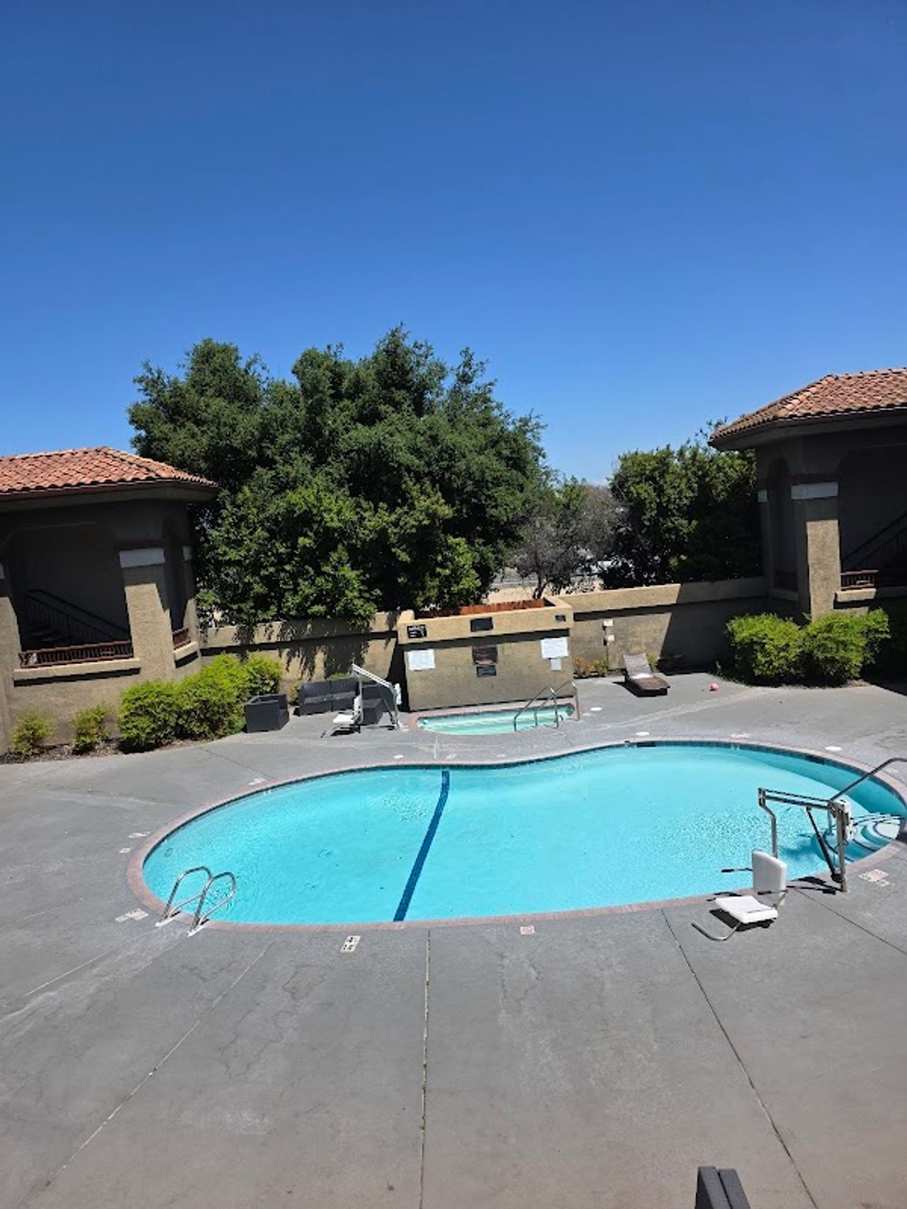 Photo of Baymont by Wyndham Modesto Salida