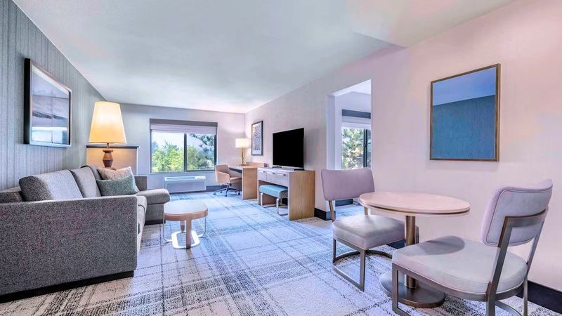 The Newberry Hotel Bend, Tapestry Collection by Hilton - Suite