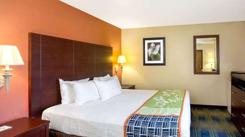 Photo of Days Inn by Wyndham Fremont