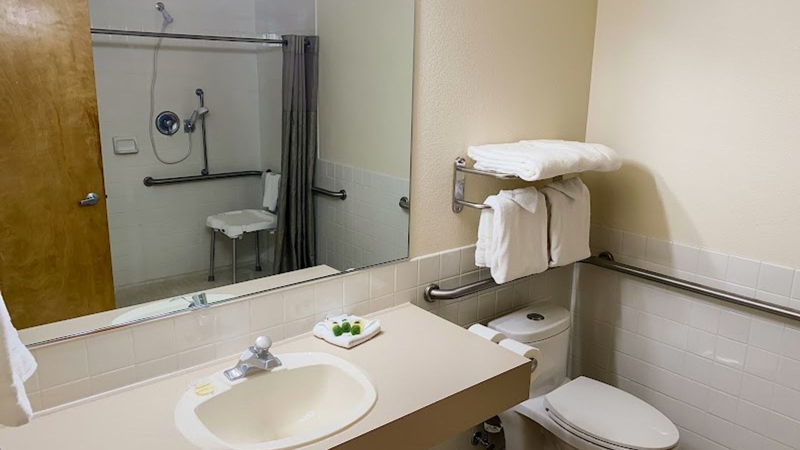 Photo of Sisters Inn & Suites