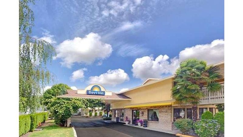 Photo of Days Inn by Wyndham Seattle South Tukwila