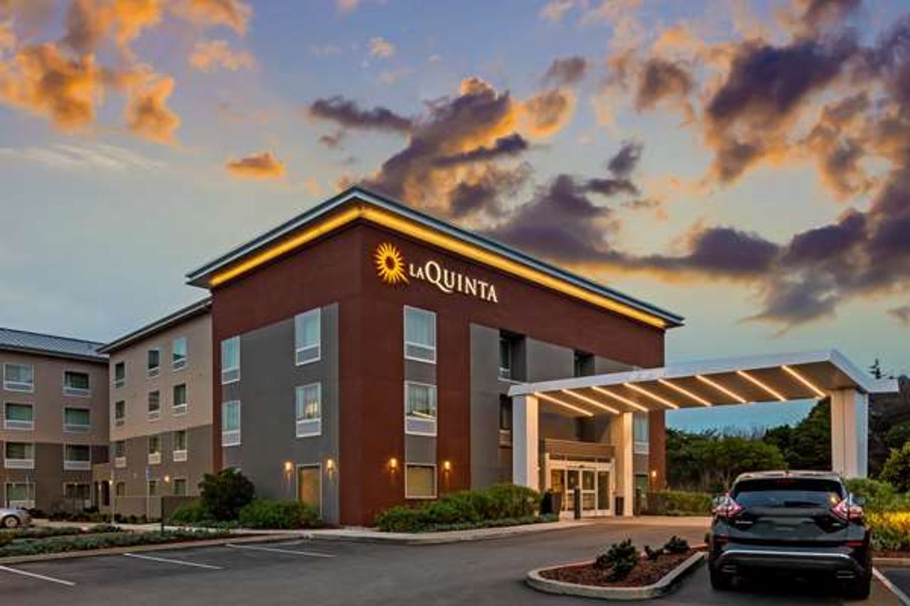 Photo of La Quinta Inn & Suites by Wyndham San Francisco Airport N