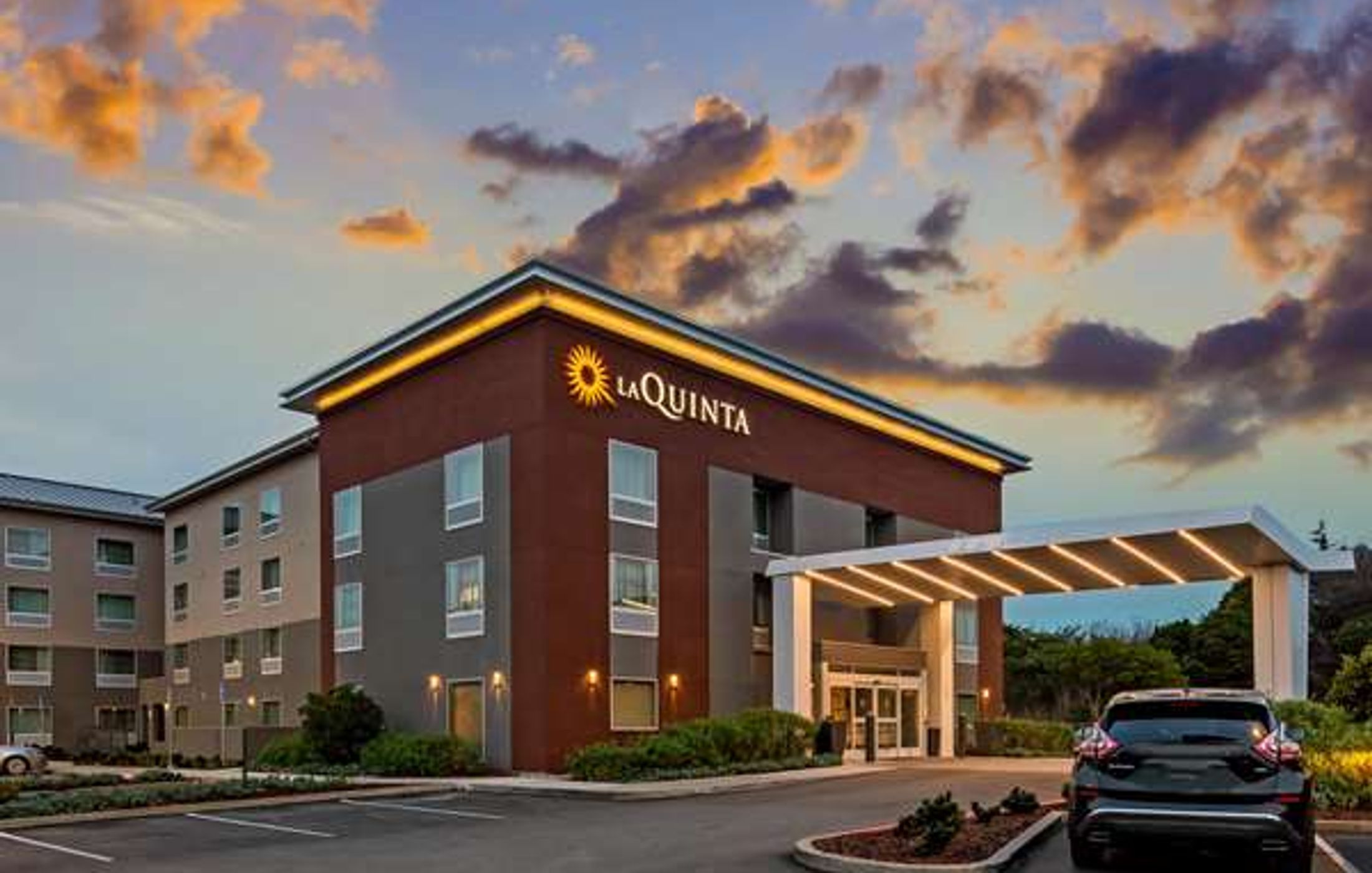 La Quinta Inn & Suites by Wyndham San Francisco Airport N