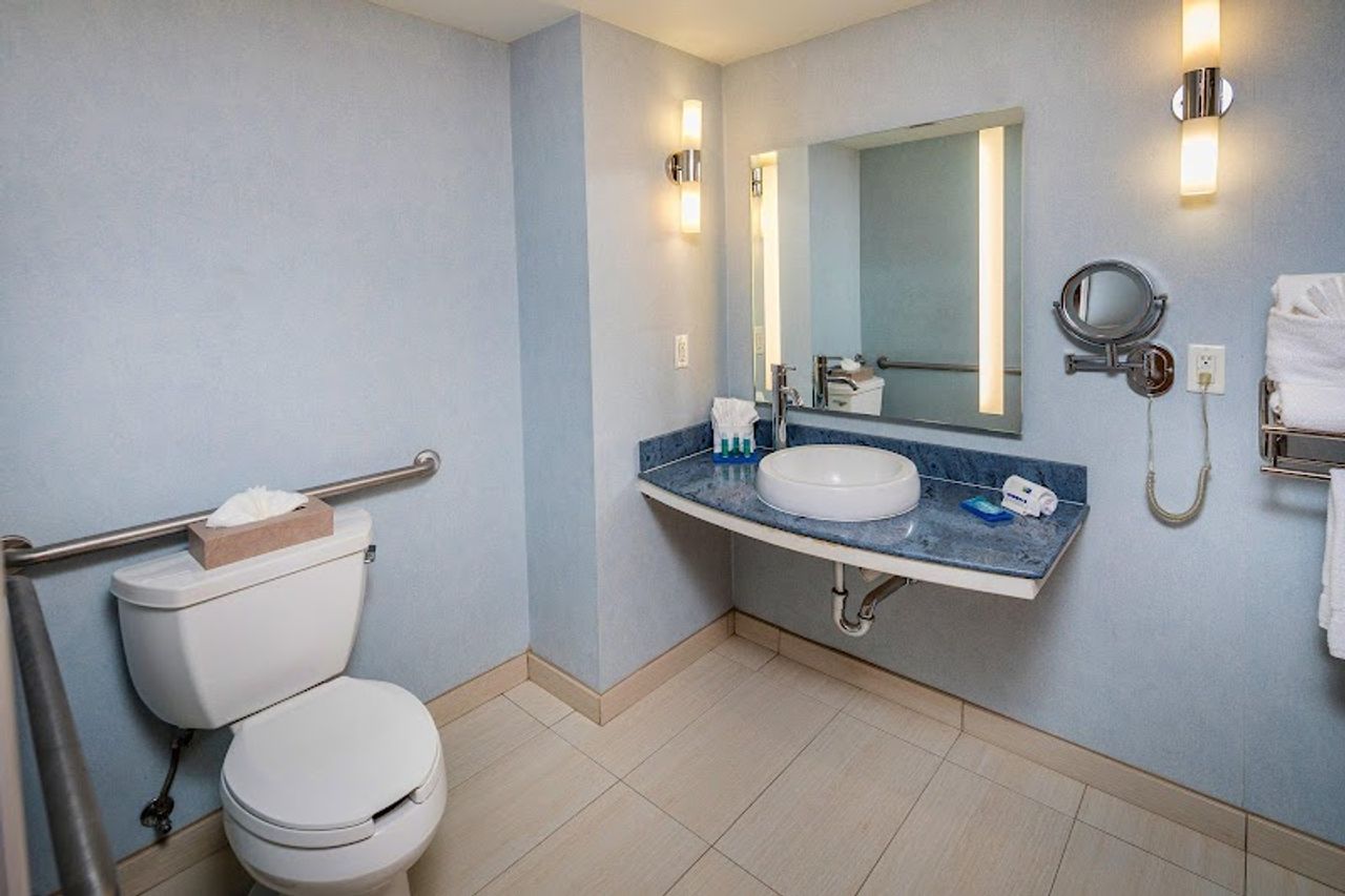 Photo of Holiday Inn Express & Suites Modesto-Salida by IHG