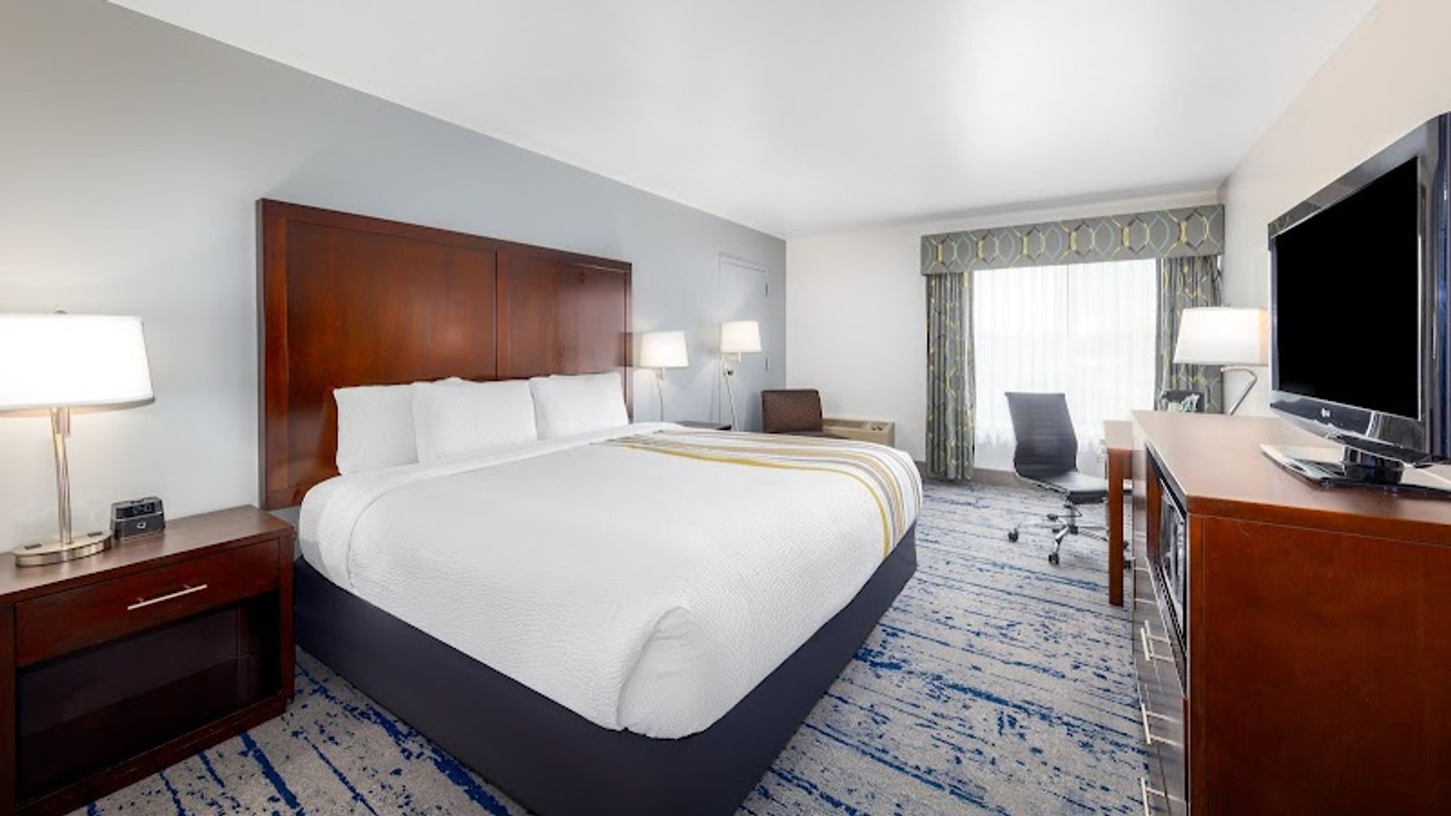 Photo of La Quinta Inn by Wyndham Lynnwood