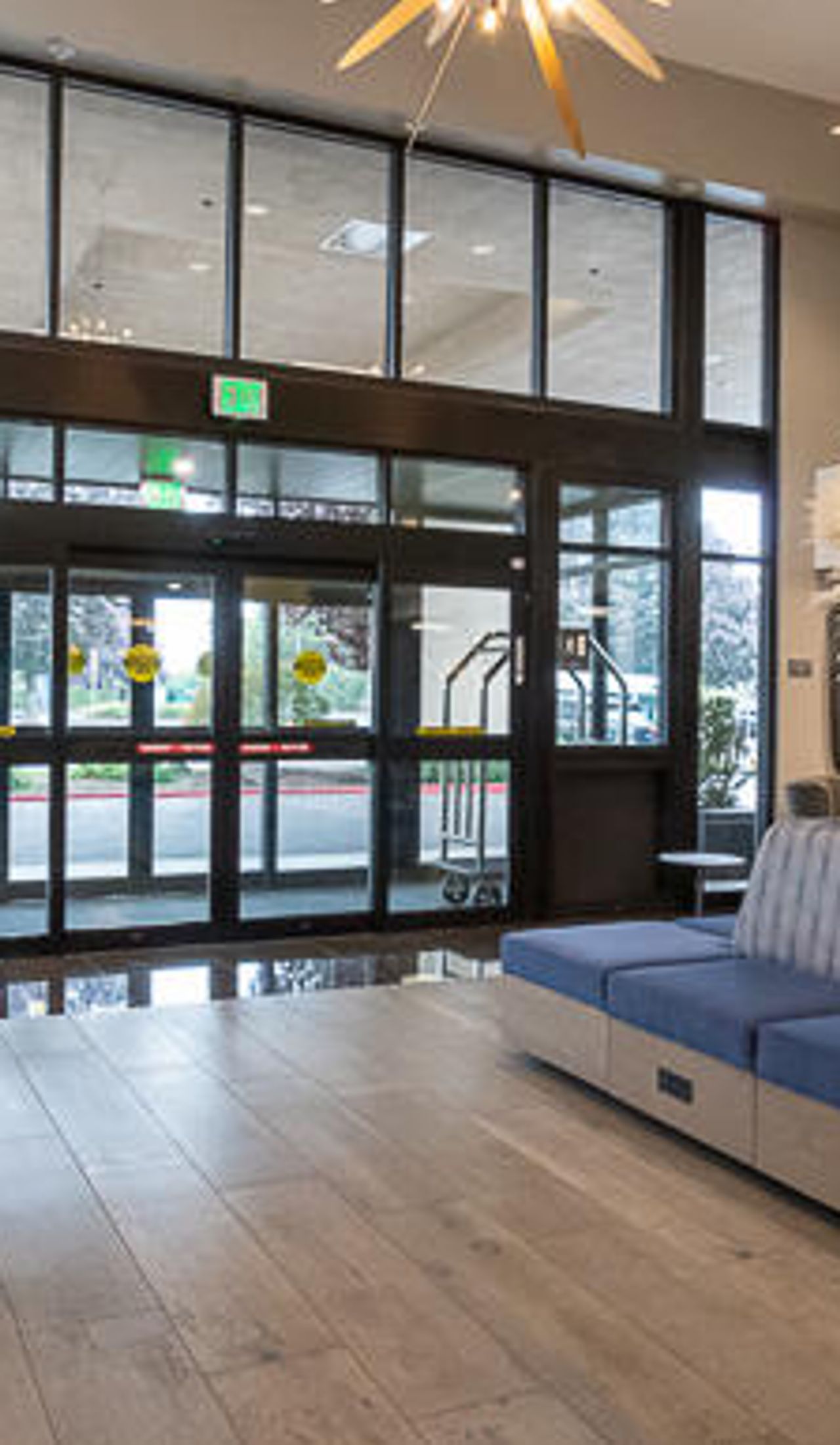 Photo of Oxford Suites Portland - Jantzen Beach