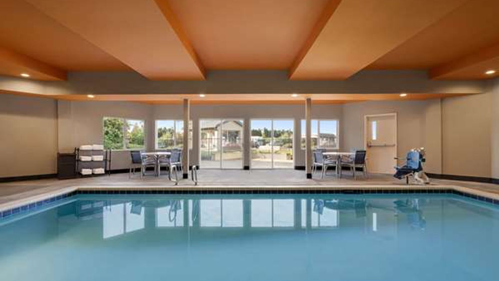 Photo of La Quinta Inn & Suites by Wyndham Springfield - Indoor Pool