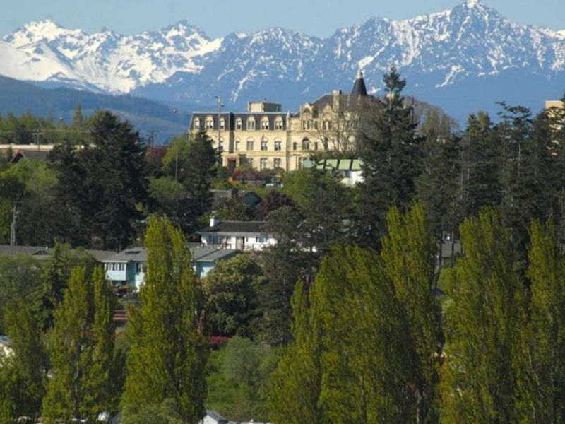 Manresa Castle Hotel