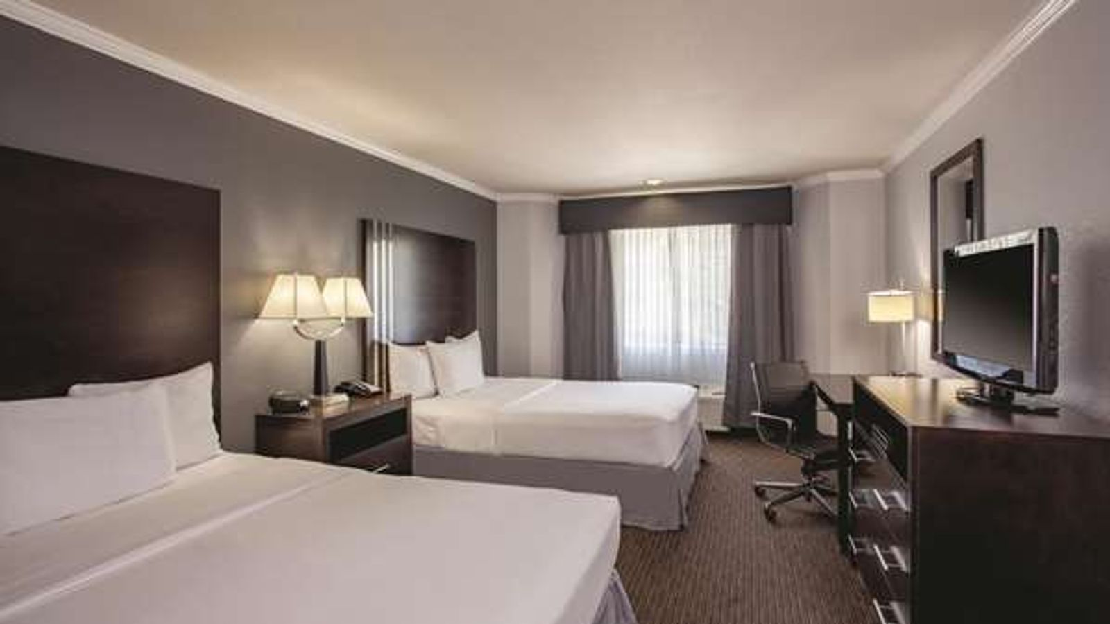 Photo of La Quinta Inn & Suites by Wyndham Davis