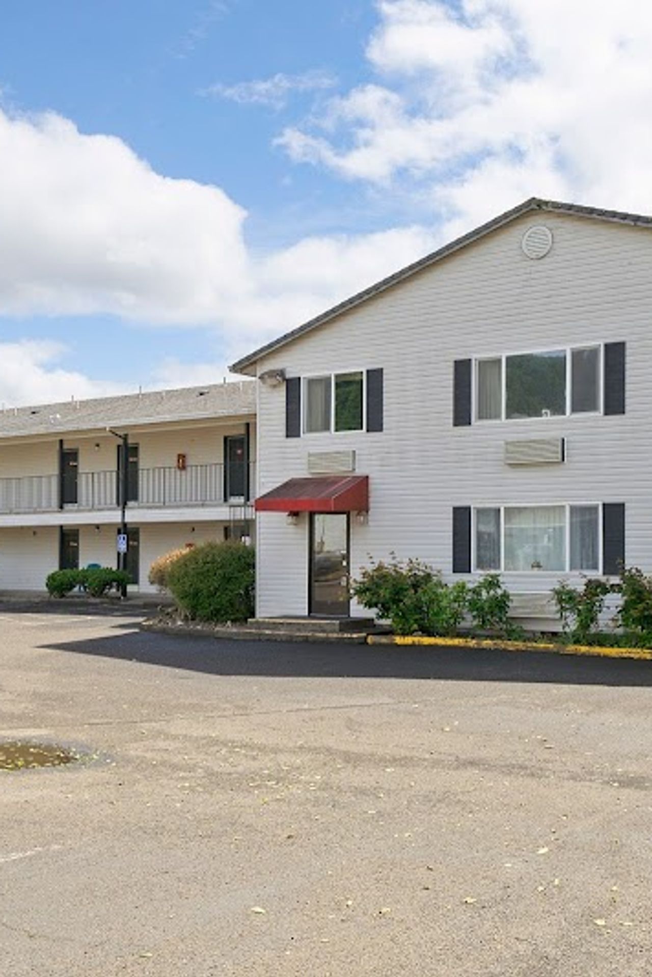 Photo of Garibaldi Inn at the Bay