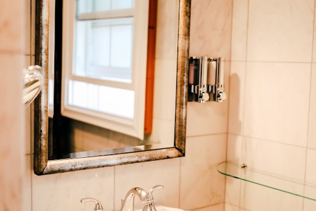 Photo of Hotel 1110 - Bathroom