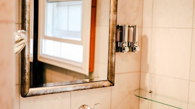 Photo of Hotel 1110 - Bathroom