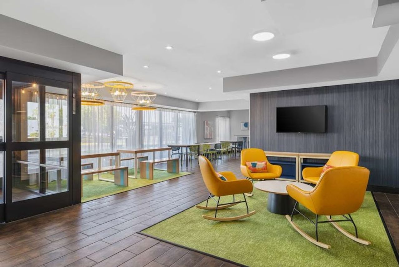 Photo of Spark by Hilton Bakersfield Central