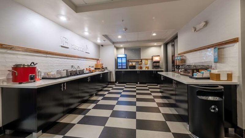 Photo of Hampton Inn & Suites DuPont