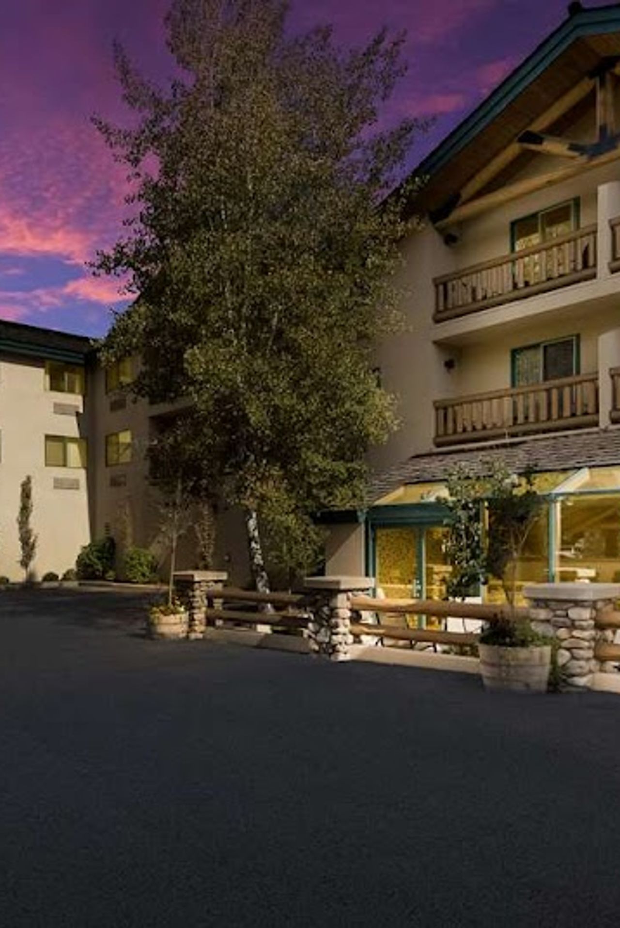 Photo of Best Western Plus Kentwood Lodge