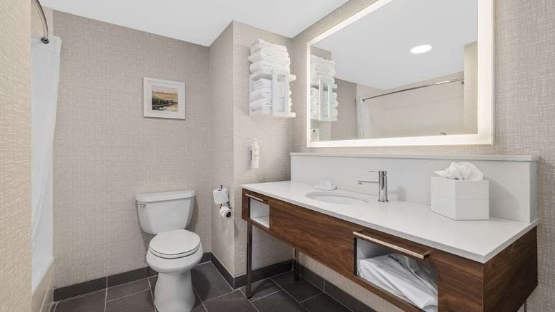 Photo of Hampton Inn & Suites Bakersfield Central