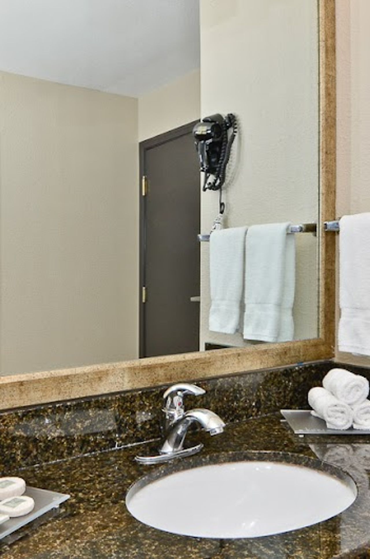 Photo of Clackamas Inn & Suites