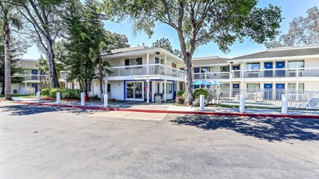 Photo of Motel 6 Oakland, CA - Embarcadero