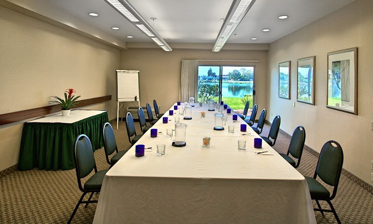 Photo of Executive Inn & Suites