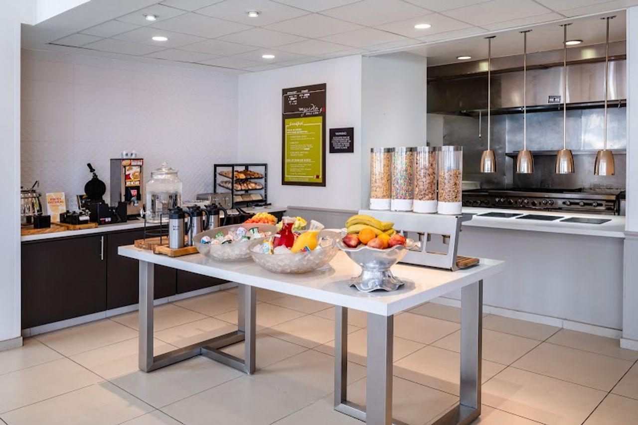 Photo of Hilton Garden Inn Bakersfield