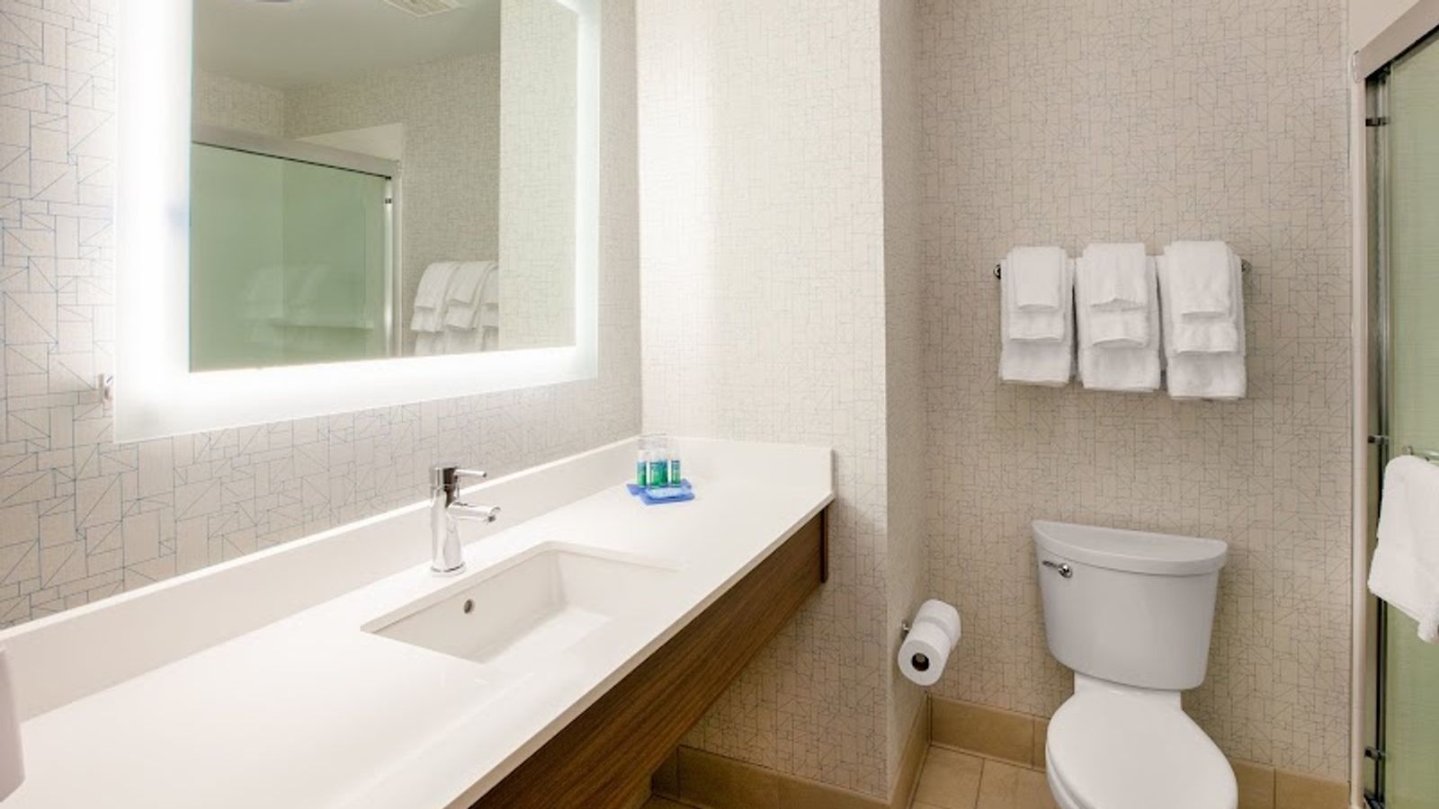 Photo of Holiday Inn Express Madera-Yosemite Park Area by IHG