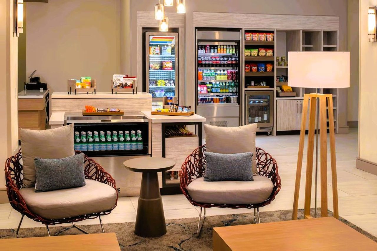 Hilton Garden Inn Tacoma Downtown - Snack Bar