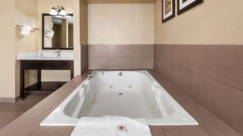 Photo of Comfort Inn & Suites Vancouver Downtown City Center