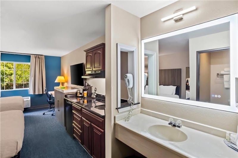 Photo of Quality Inn Port Orchard - Room
