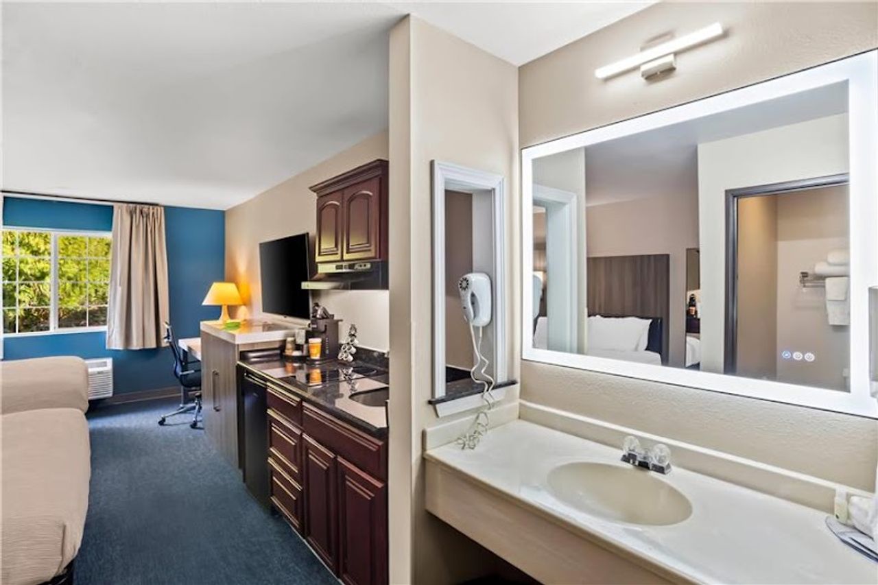 Photo of Quality Inn Port Orchard - Room