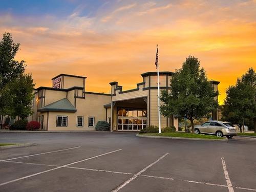 Oxford Suites Pendleton